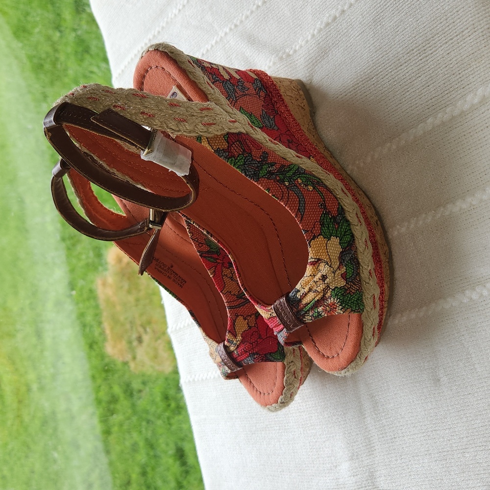Sakroots wedge heels